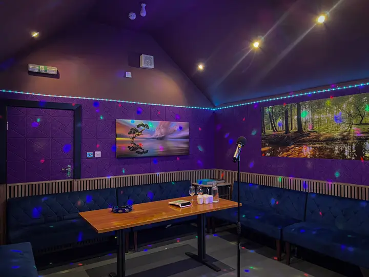 4 WON KARAOKE ROOM image