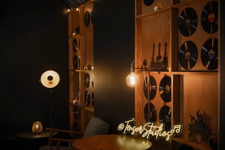 1 Lounge Area & Bar image