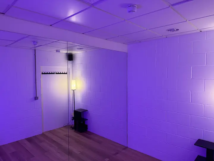 4 Studio 7 image
