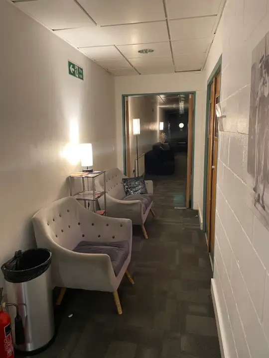 2 Studio 6 image